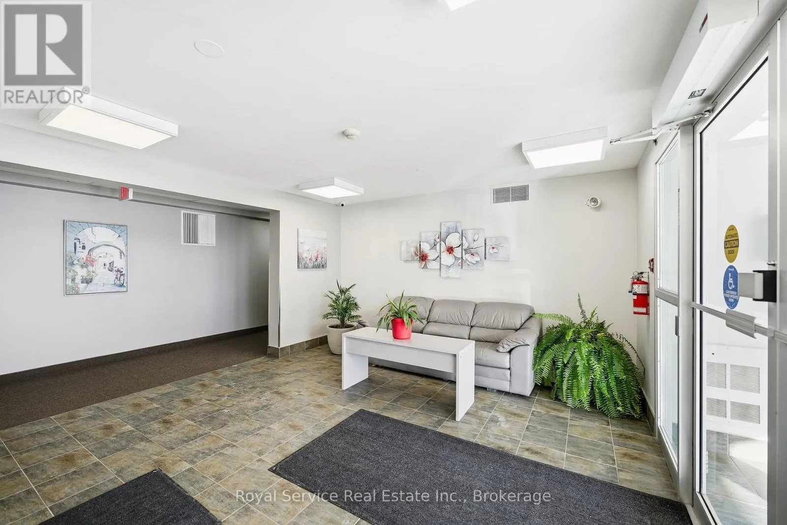 304 - 841 BATTELL STREET #304