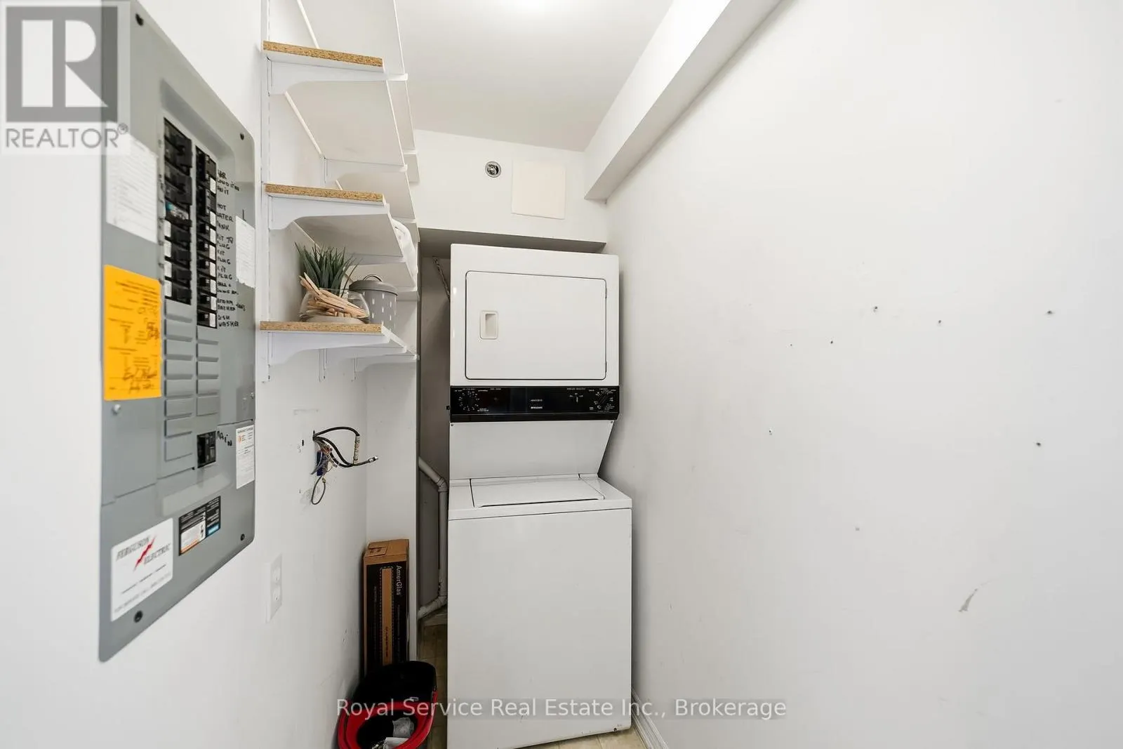 304 - 841 BATTELL STREET #304