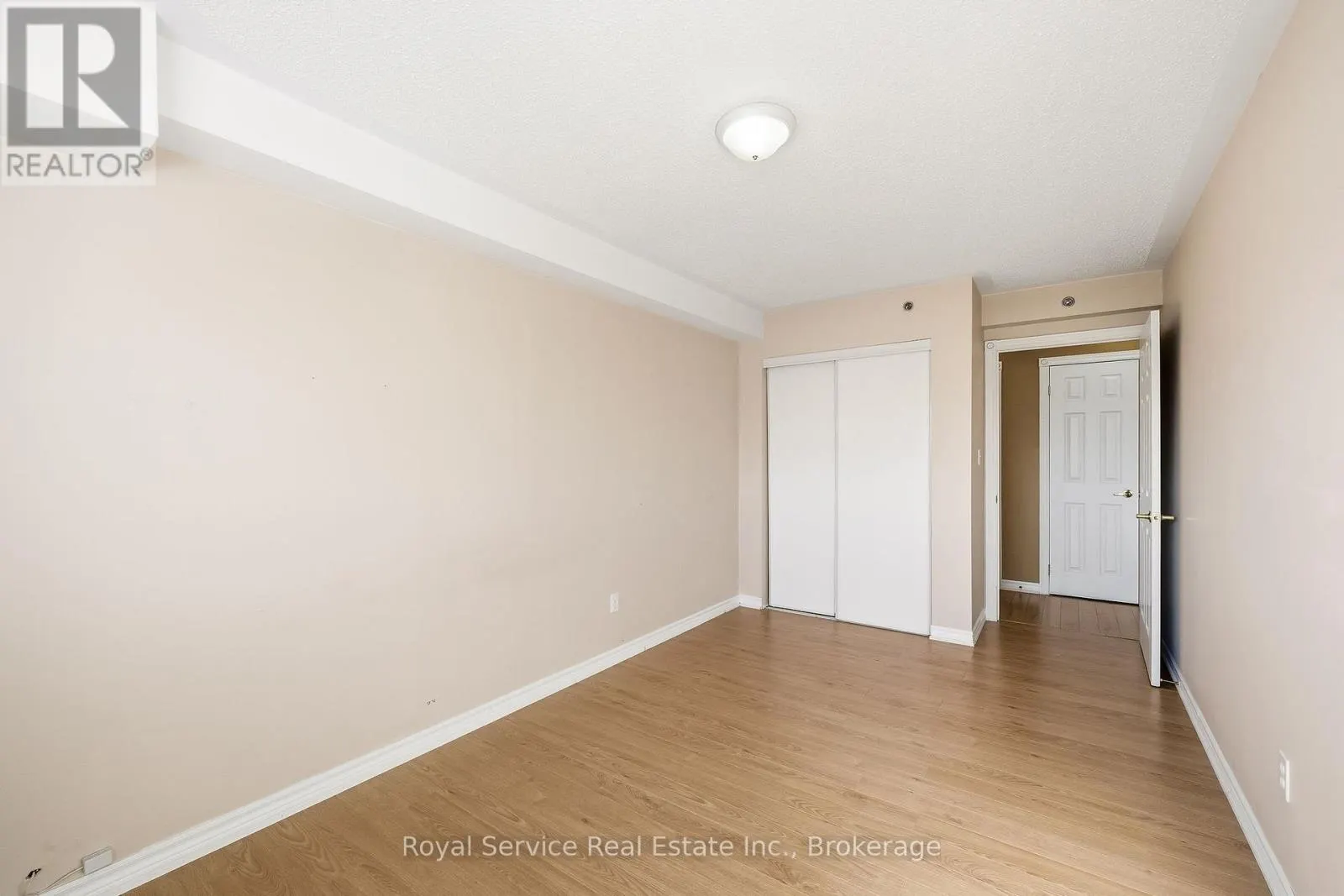 304 - 841 BATTELL STREET #304