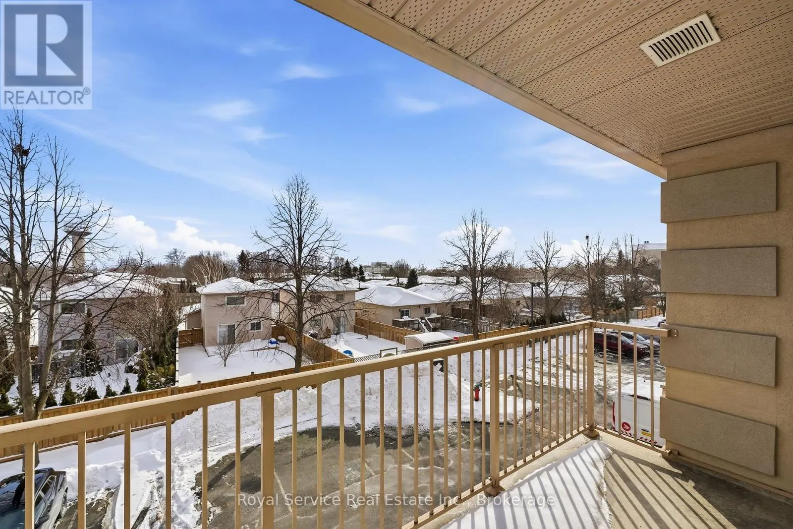 304 - 841 BATTELL STREET #304