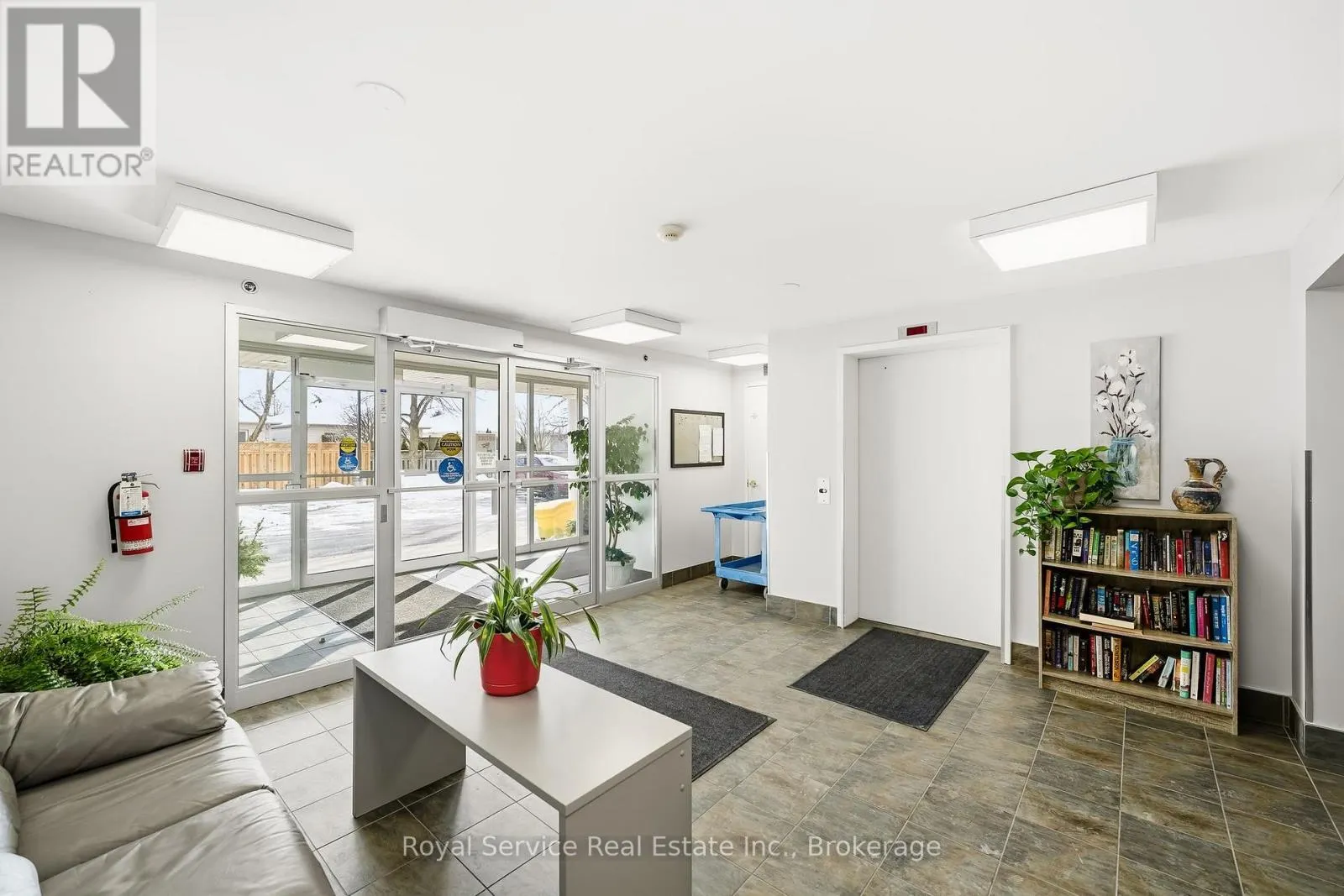 304 - 841 BATTELL STREET #304