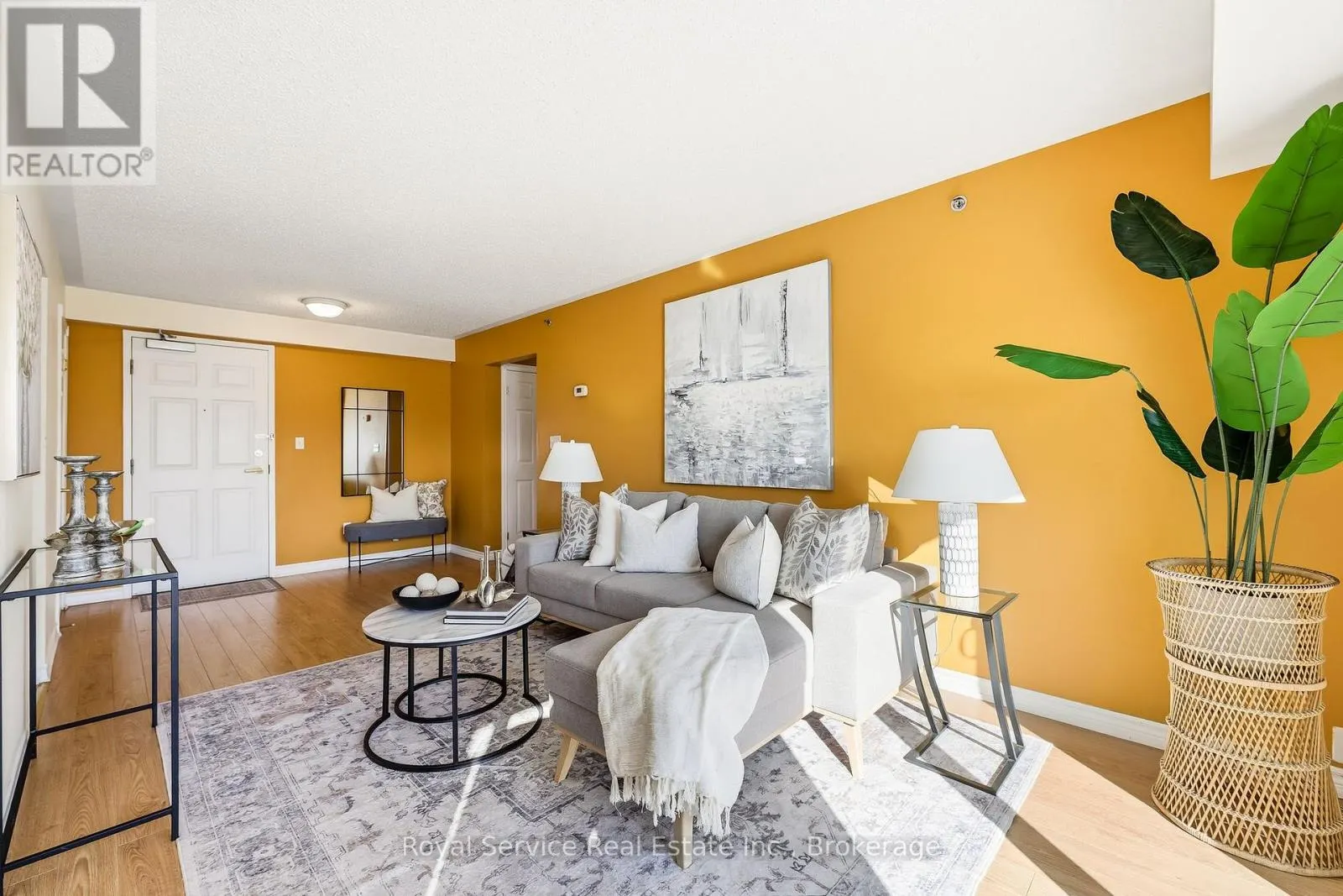 304 - 841 BATTELL STREET #304