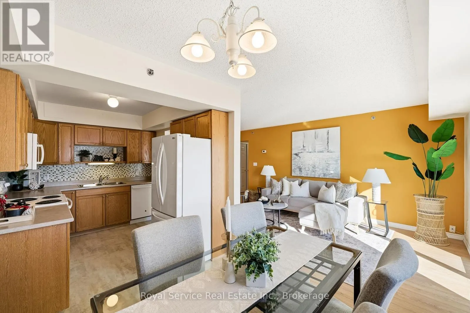 304 - 841 BATTELL STREET #304