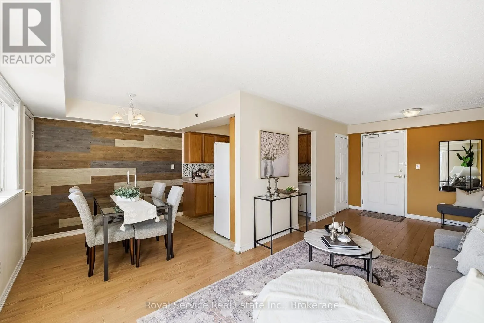 304 - 841 BATTELL STREET #304
