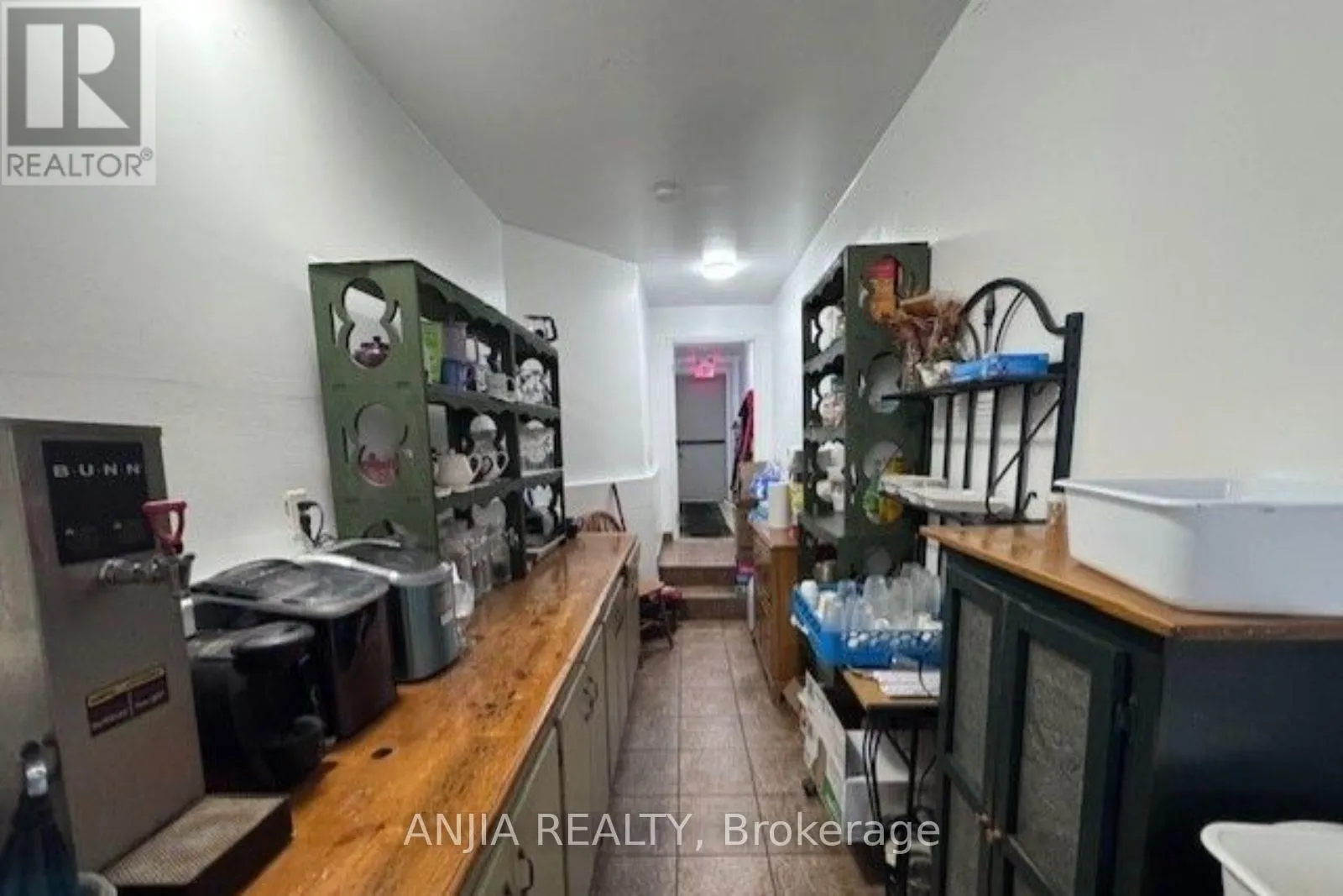 5689 MAIN STREET