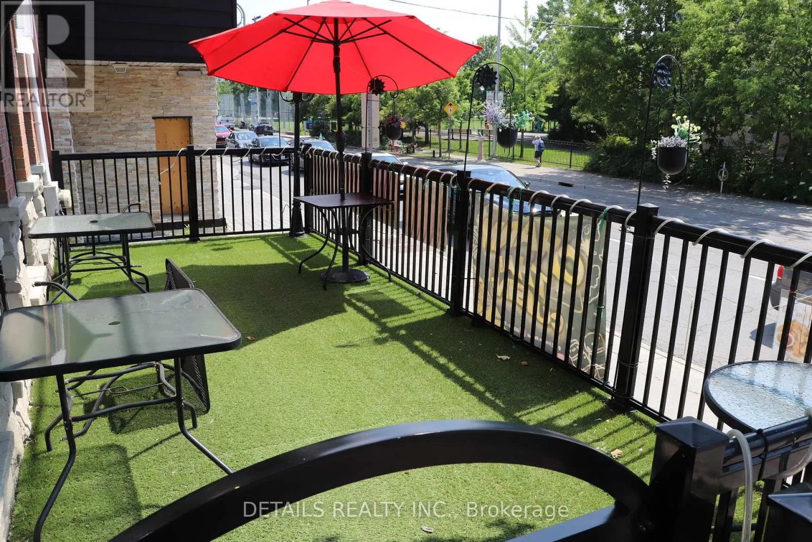 121 PRESTON STREET E