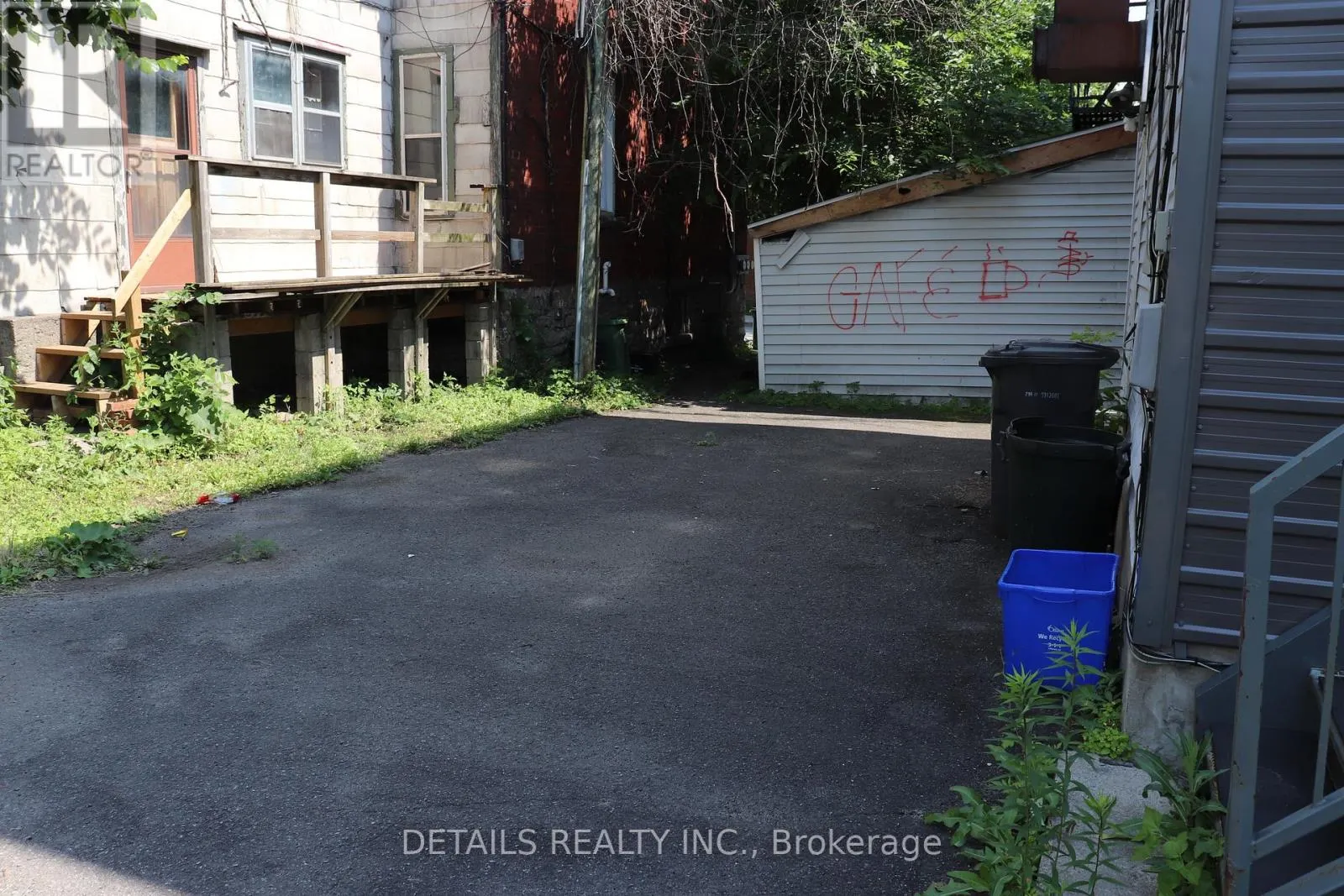 121 PRESTON STREET E