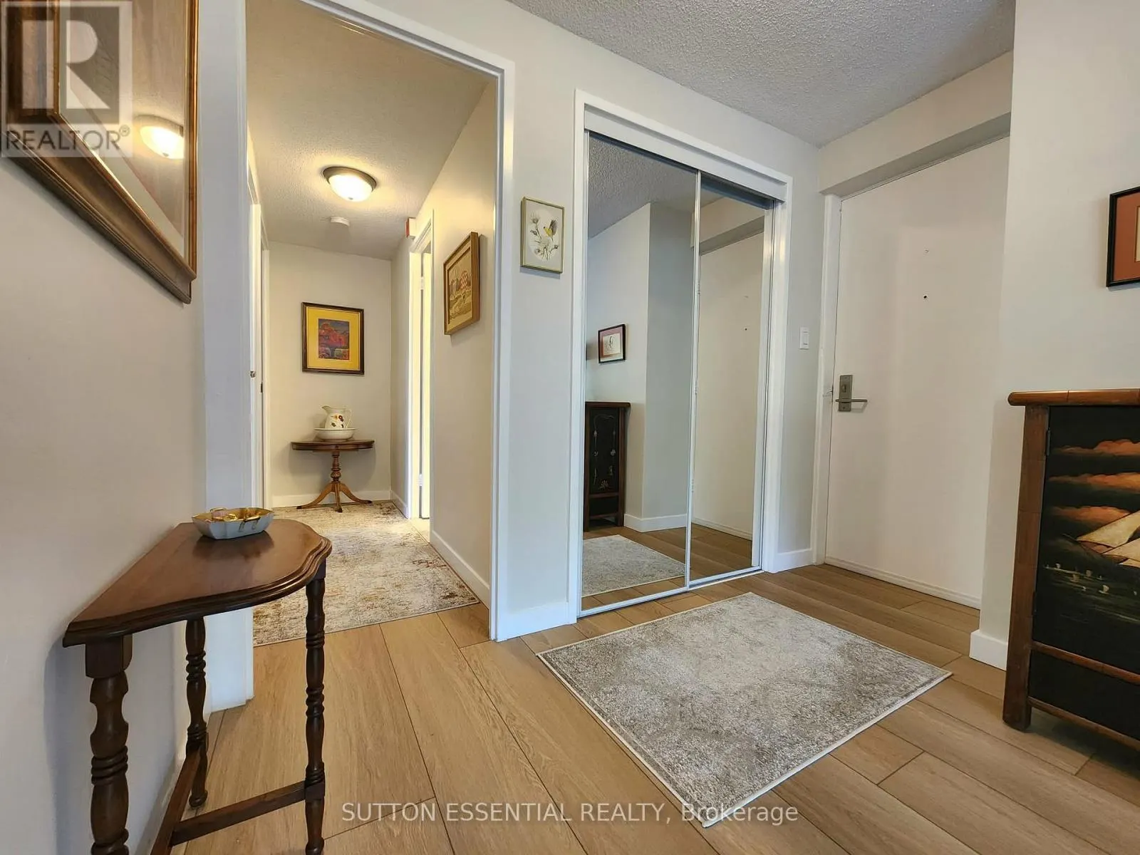 904 - 109 KING STREET E
