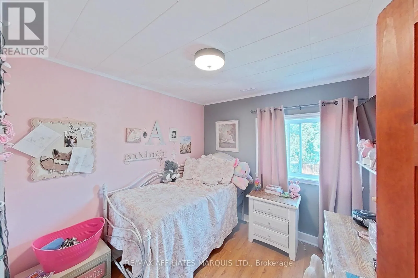 54 LEFEBVRE AVENUE