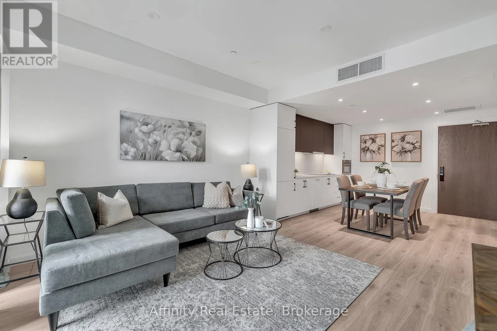 306 - 741 KING STREET W