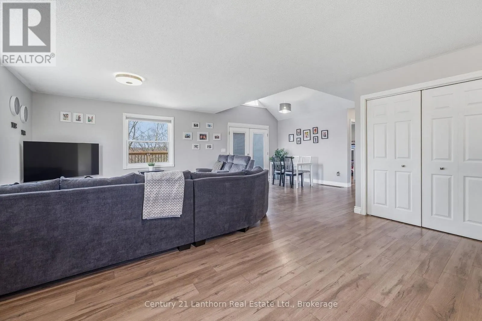 656A COOPER ROAD