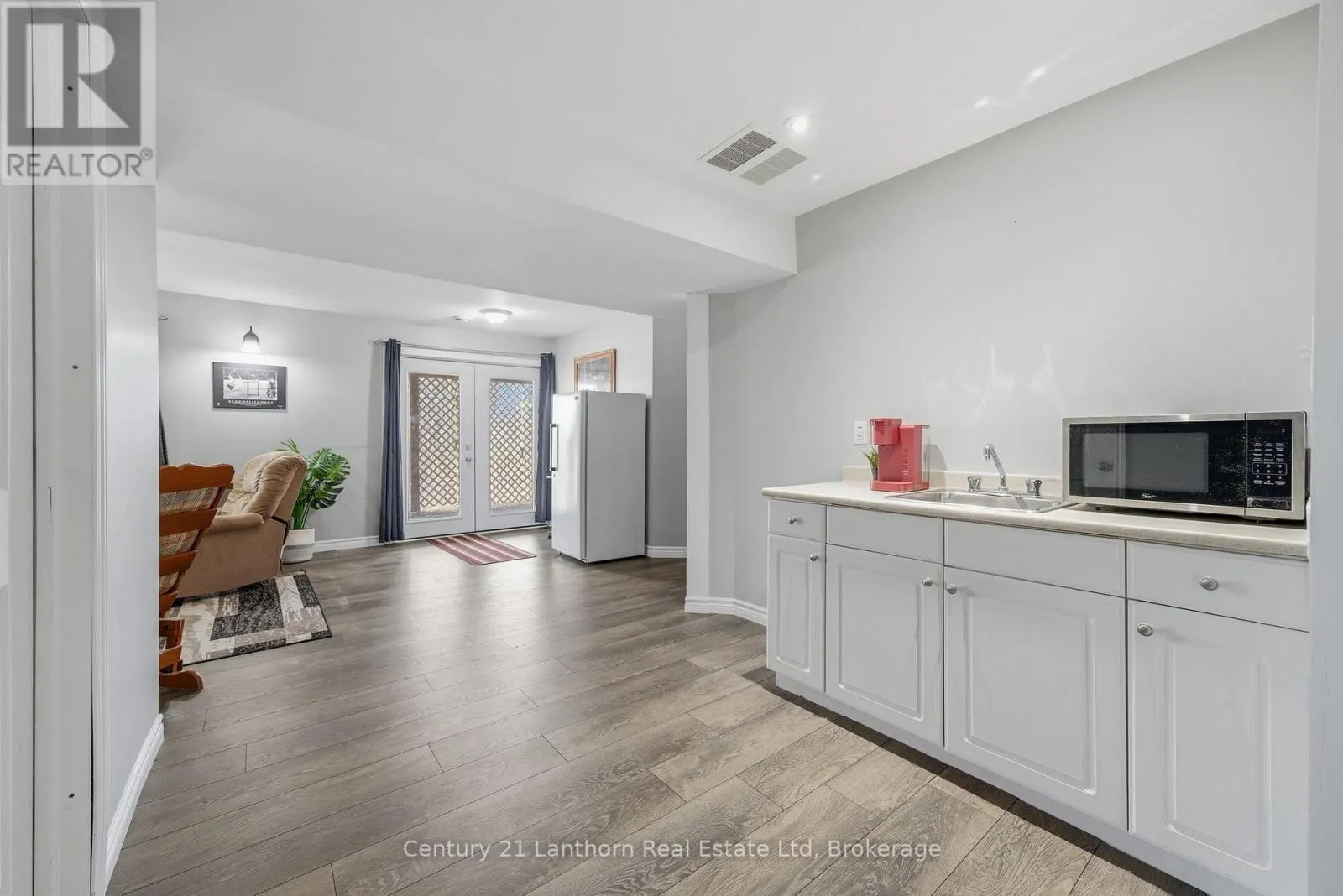 656A COOPER ROAD