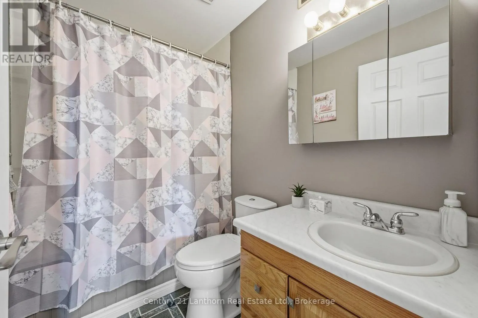 656A COOPER ROAD