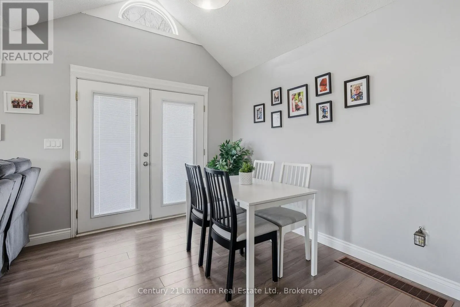 656A COOPER ROAD
