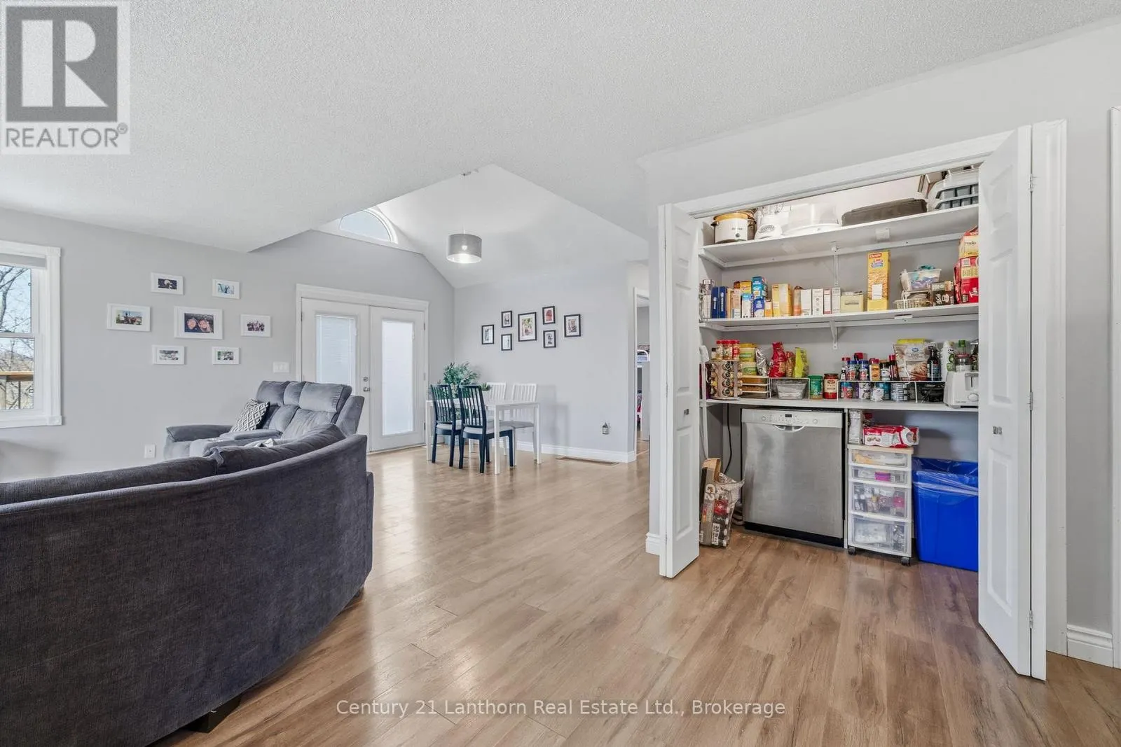 656A COOPER ROAD