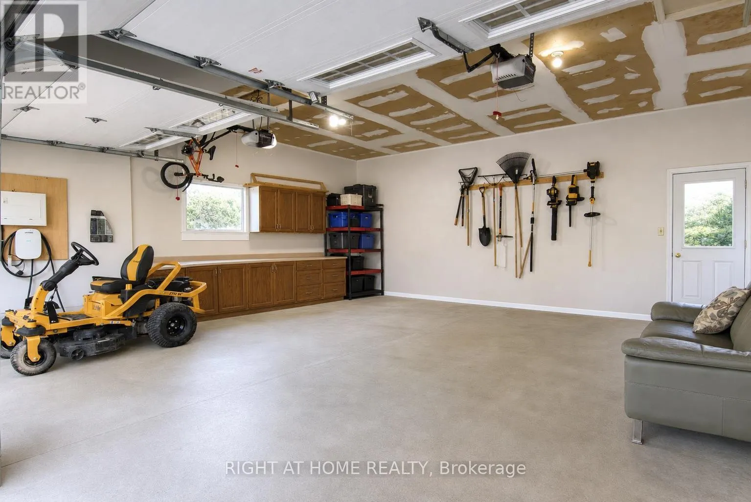1080 QUAKER ROAD