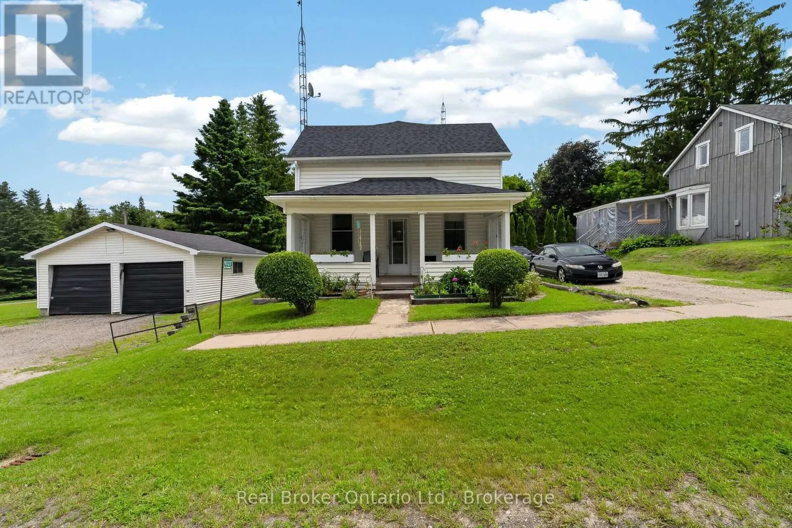 9033 ERIN GARAFRAXA TOWNLINE