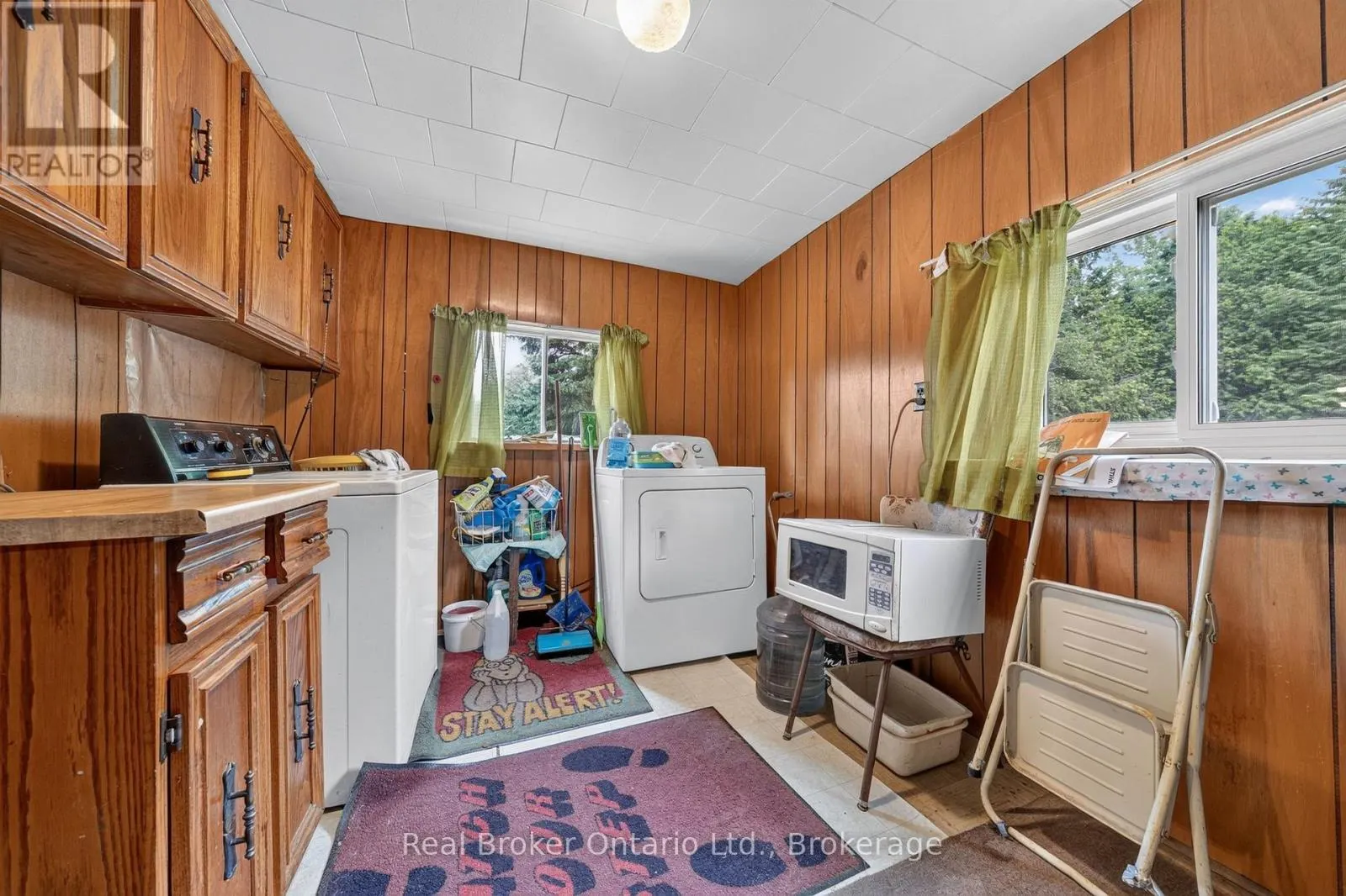 9033 ERIN GARAFRAXA TOWNLINE