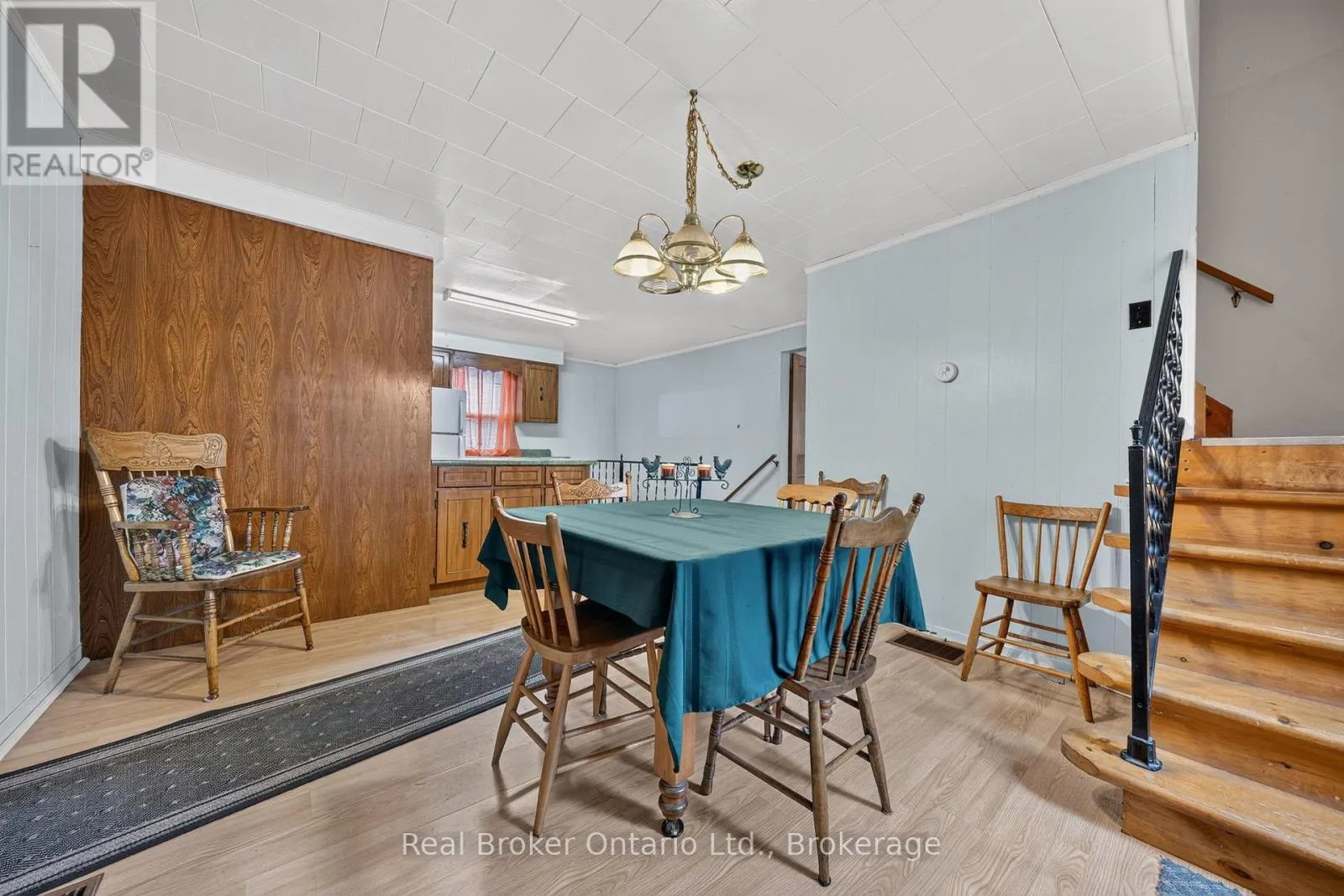 9033 ERIN GARAFRAXA TOWNLINE
