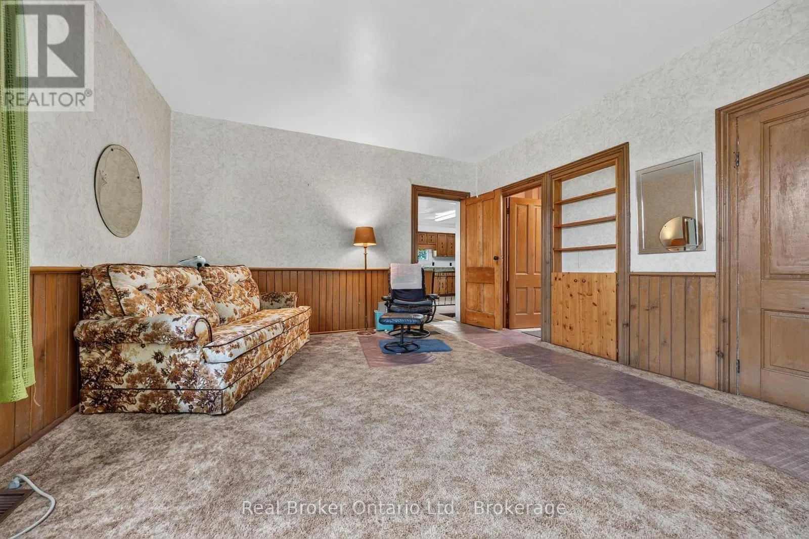 9033 ERIN GARAFRAXA TOWNLINE