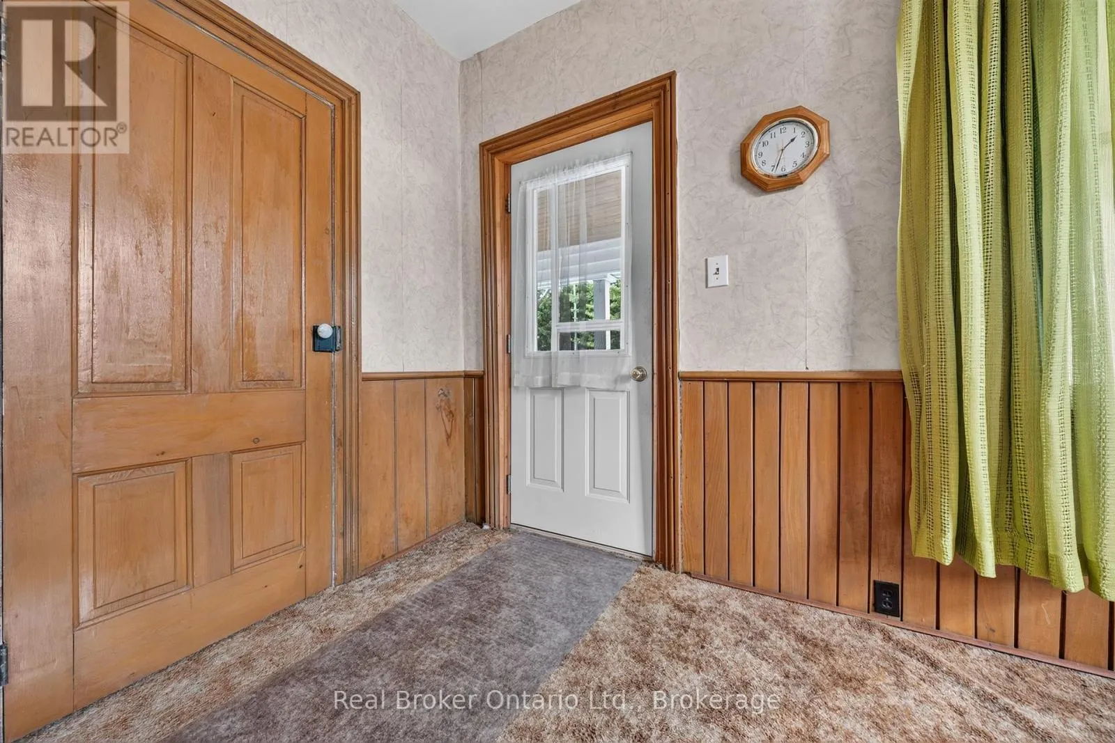 9033 ERIN GARAFRAXA TOWNLINE