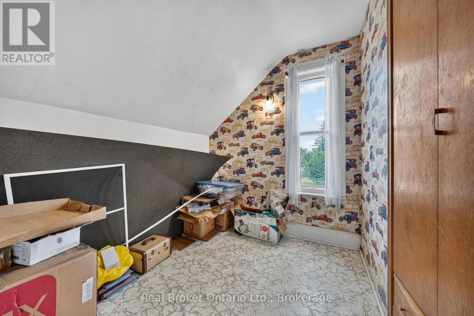 9033 ERIN GARAFRAXA TOWNLINE
