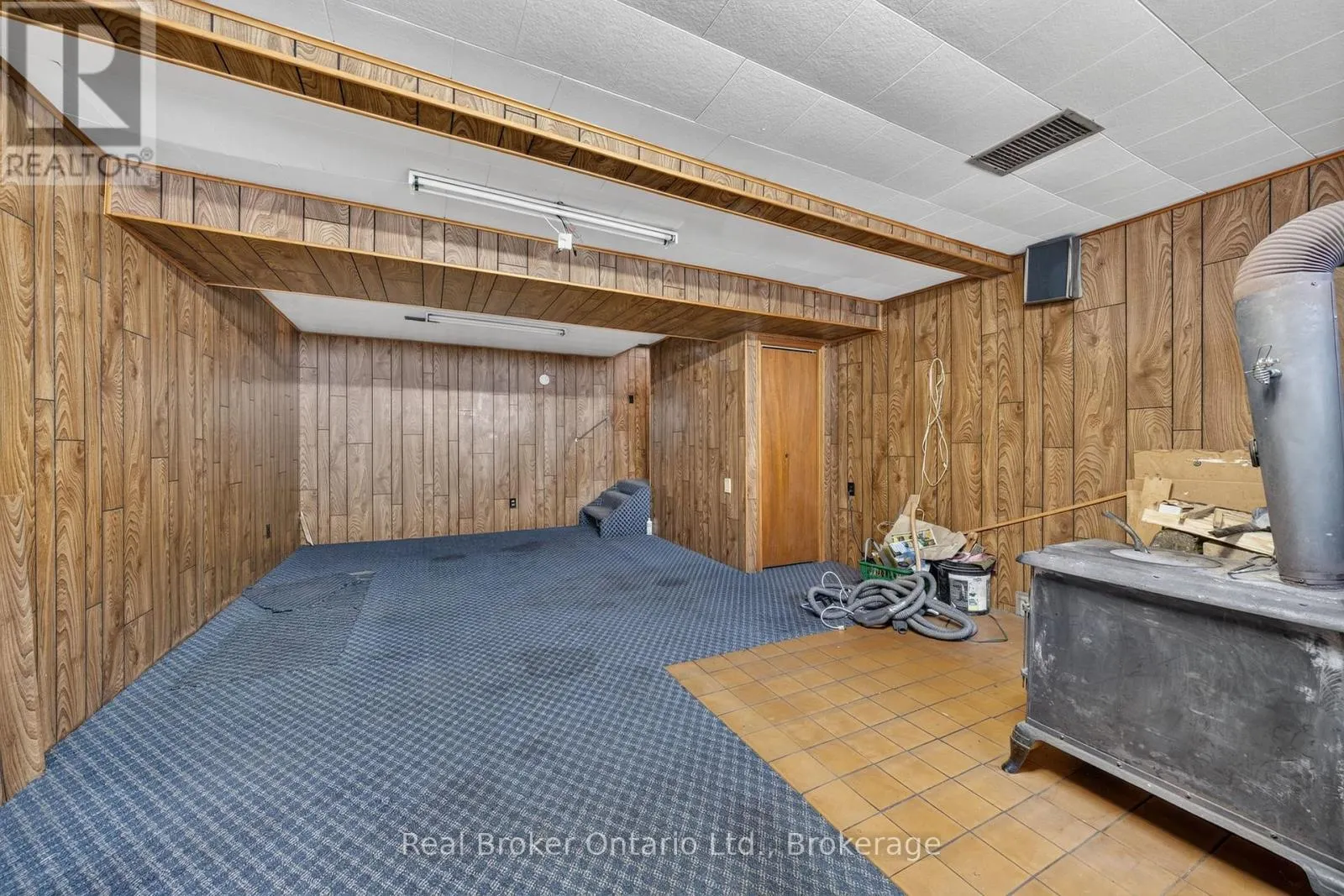 9033 ERIN GARAFRAXA TOWNLINE
