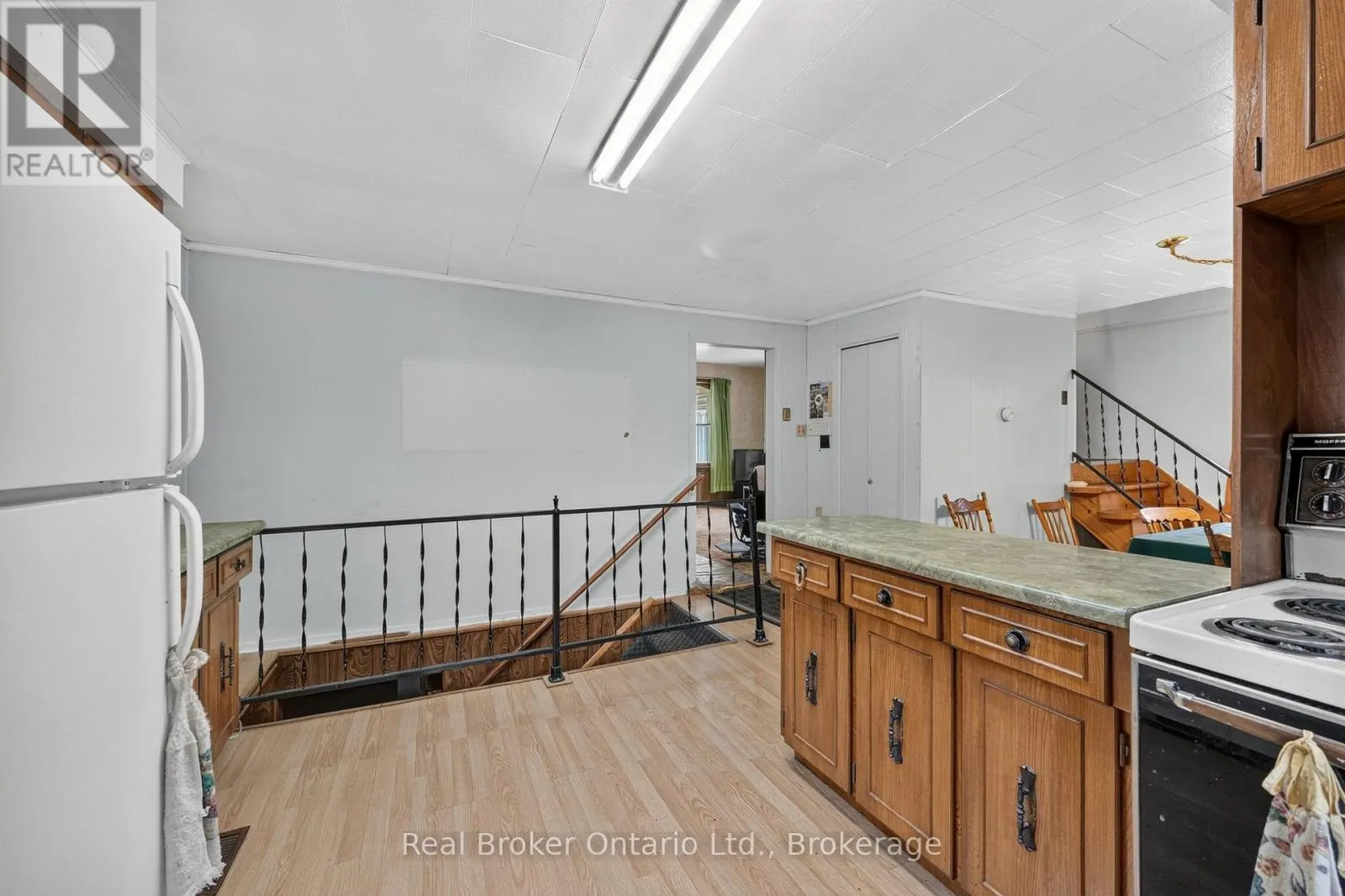 9033 ERIN GARAFRAXA TOWNLINE