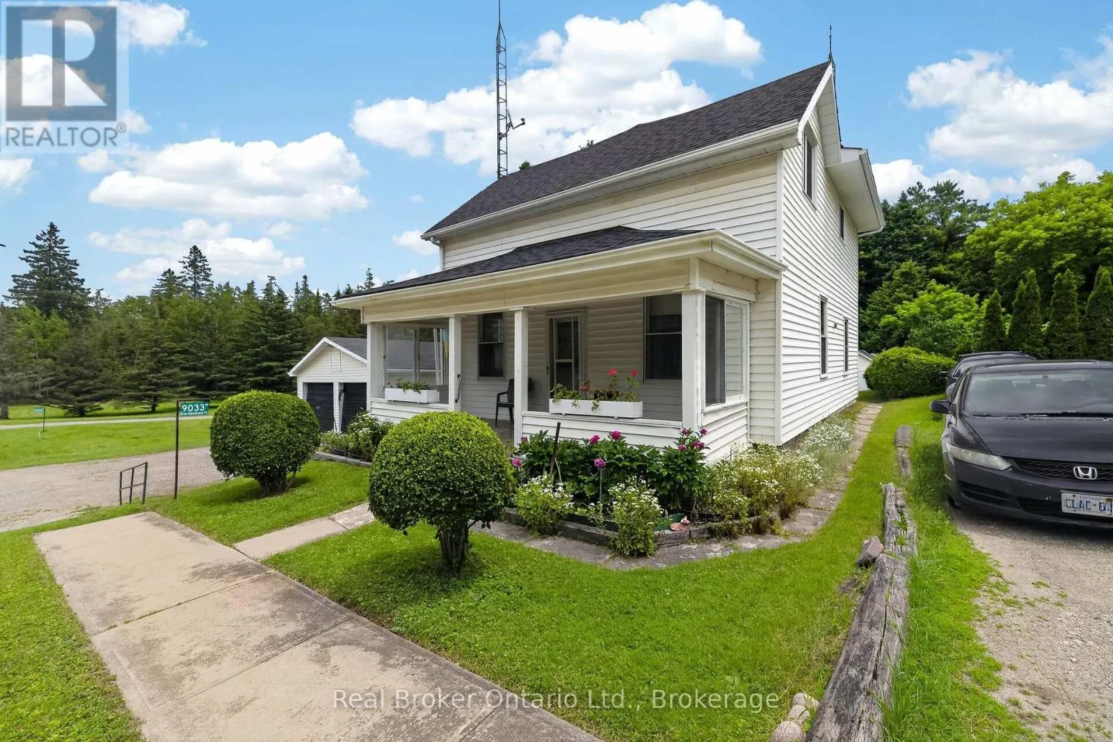 9033 ERIN GARAFRAXA TOWNLINE