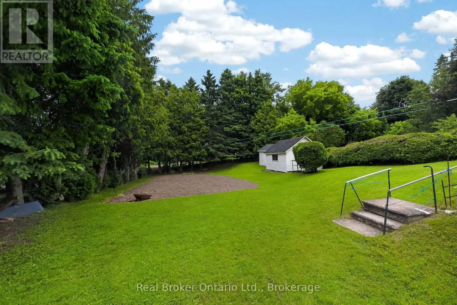 9033 ERIN GARAFRAXA TOWNLINE