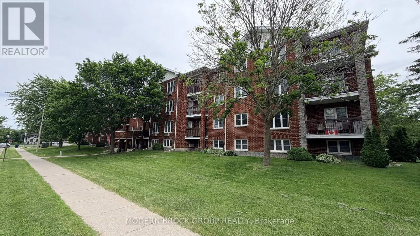 405 - 21 LISTON AVENUE
