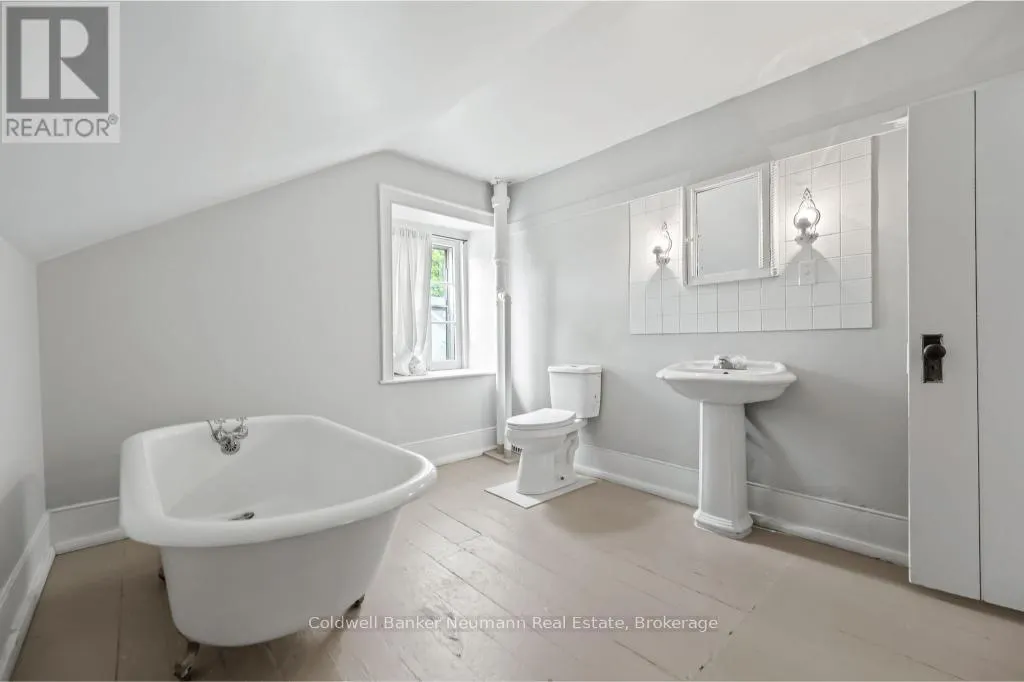 52 BROCK ROAD S