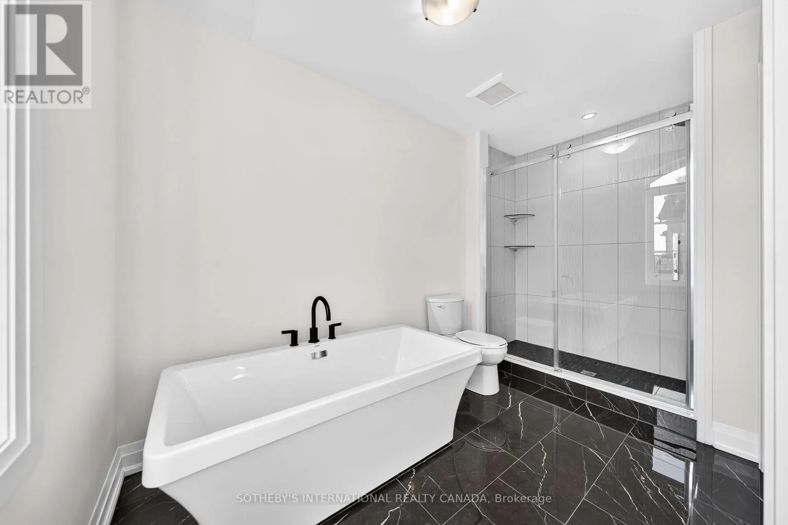 14 - 675 VICTORIA ROAD N