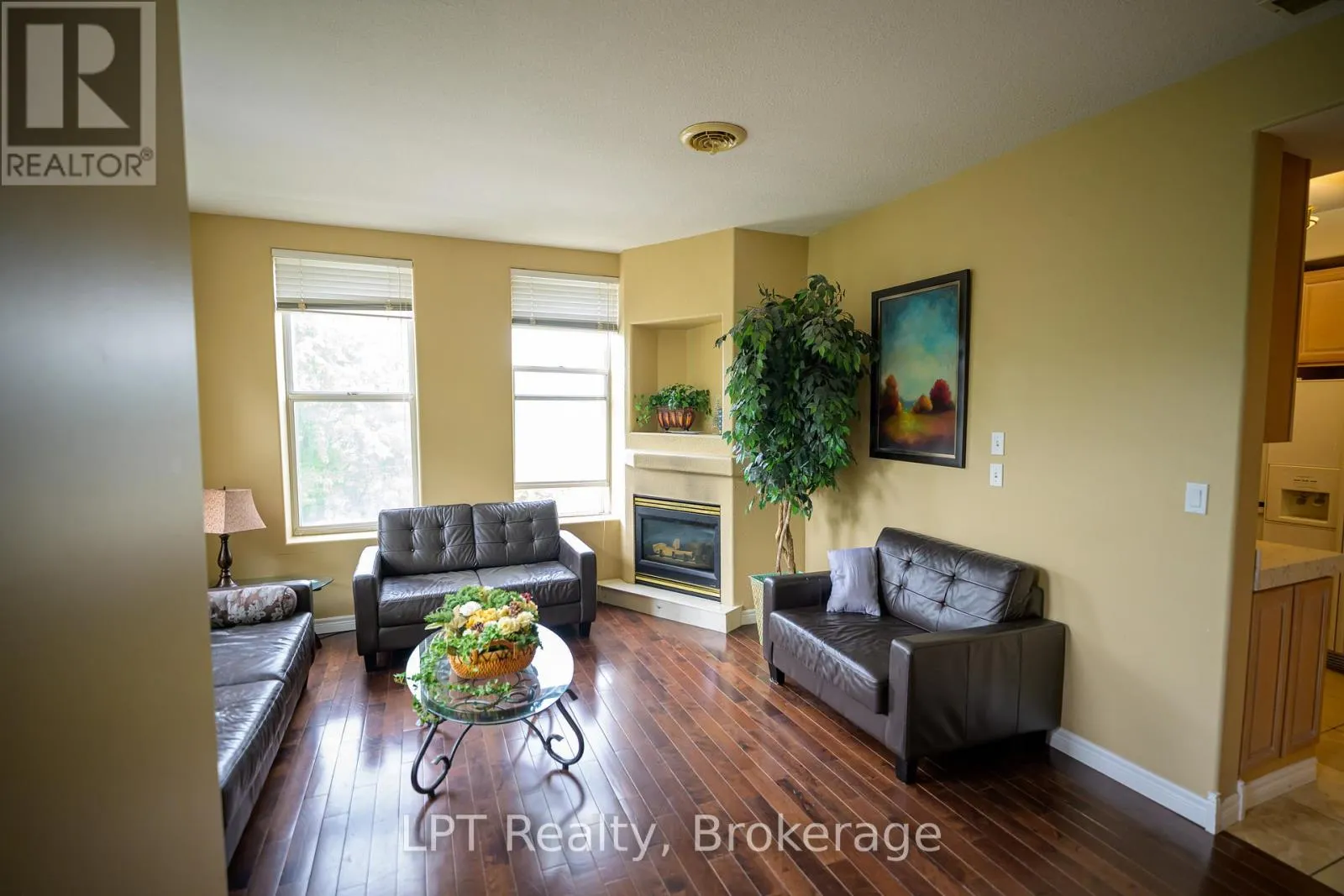 302 - 317 QUEEN STREET #302