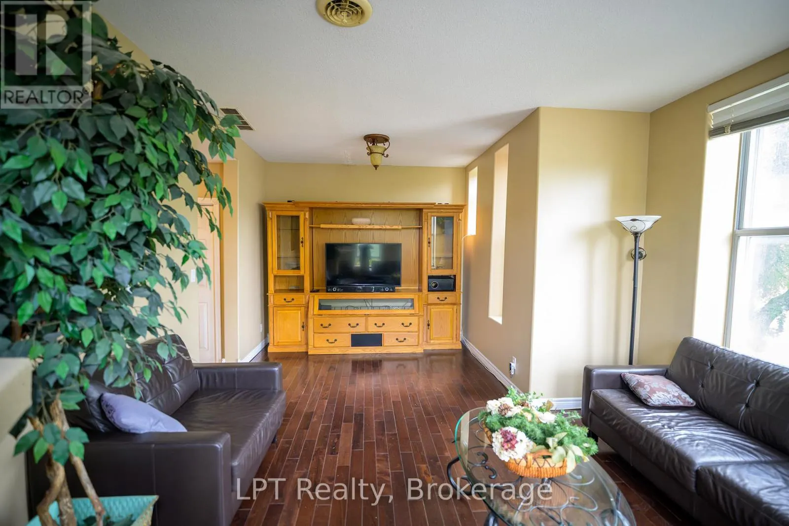 302 - 317 QUEEN STREET #302
