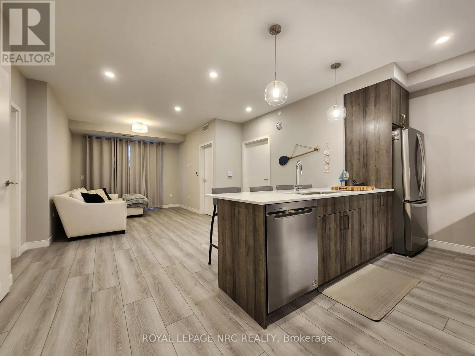 204 - 118 WEST STREET #204
