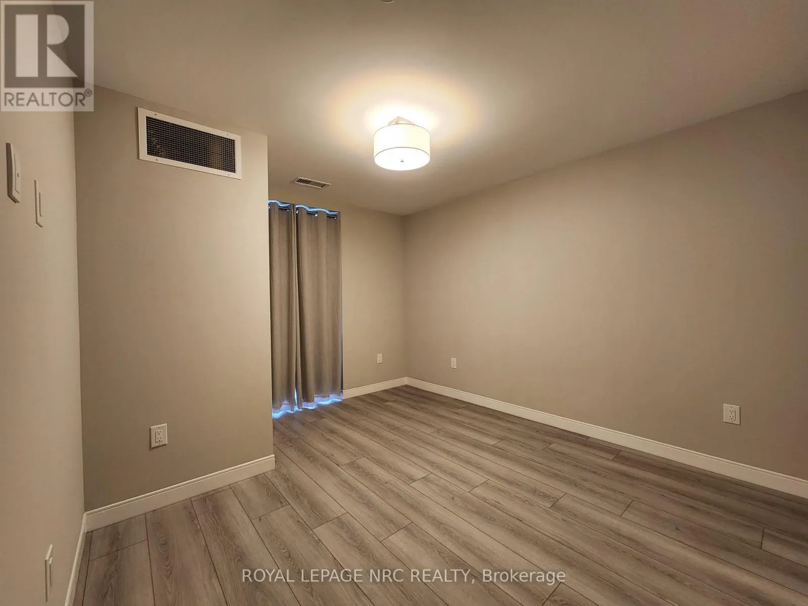 204 - 118 WEST STREET #204