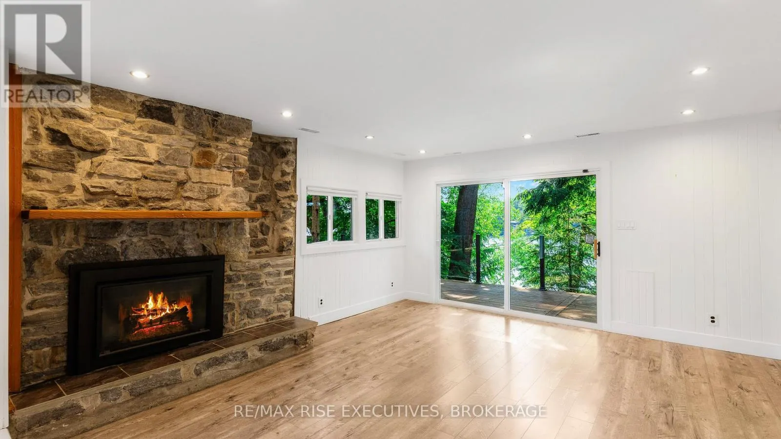 973 FOSTER BAY LANE