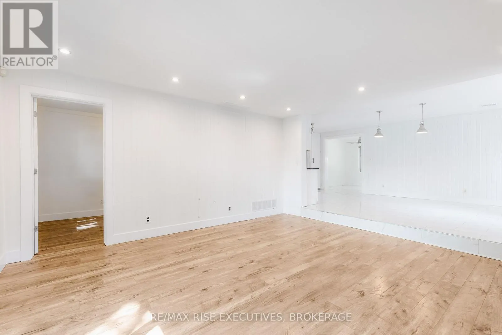 973 FOSTER BAY LANE