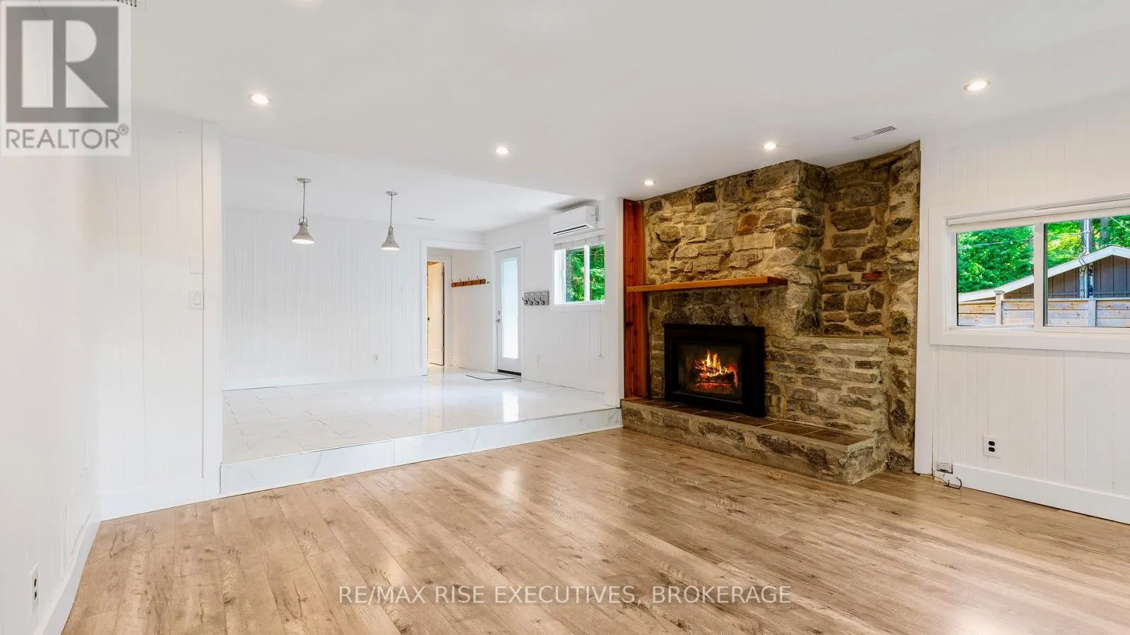 973 FOSTER BAY LANE
