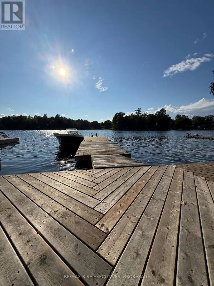 973 FOSTER BAY LANE