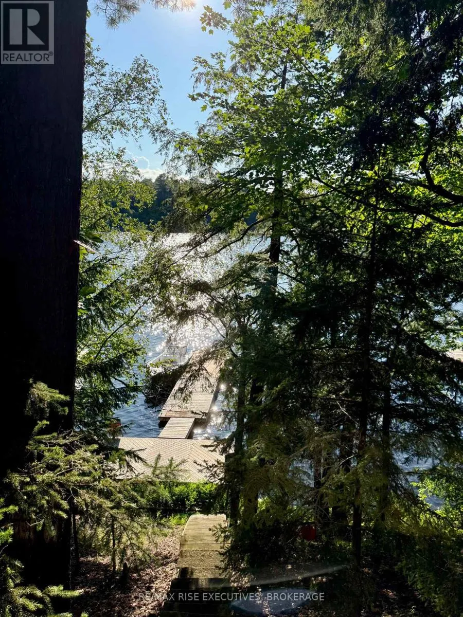 973 FOSTER BAY LANE