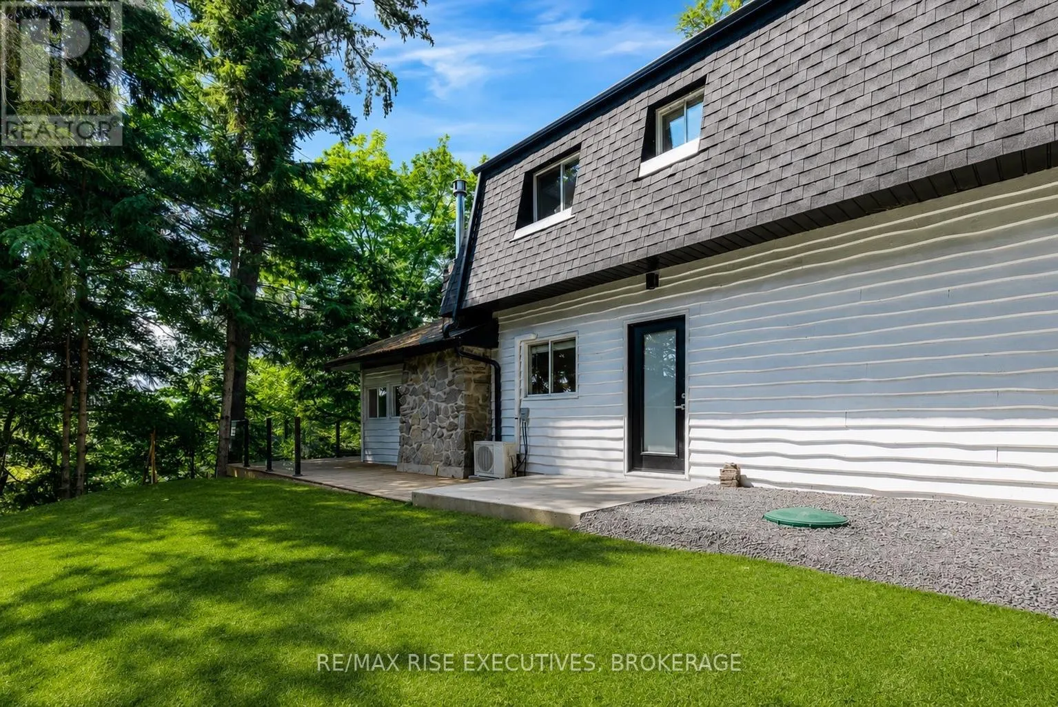 973 FOSTER BAY LANE