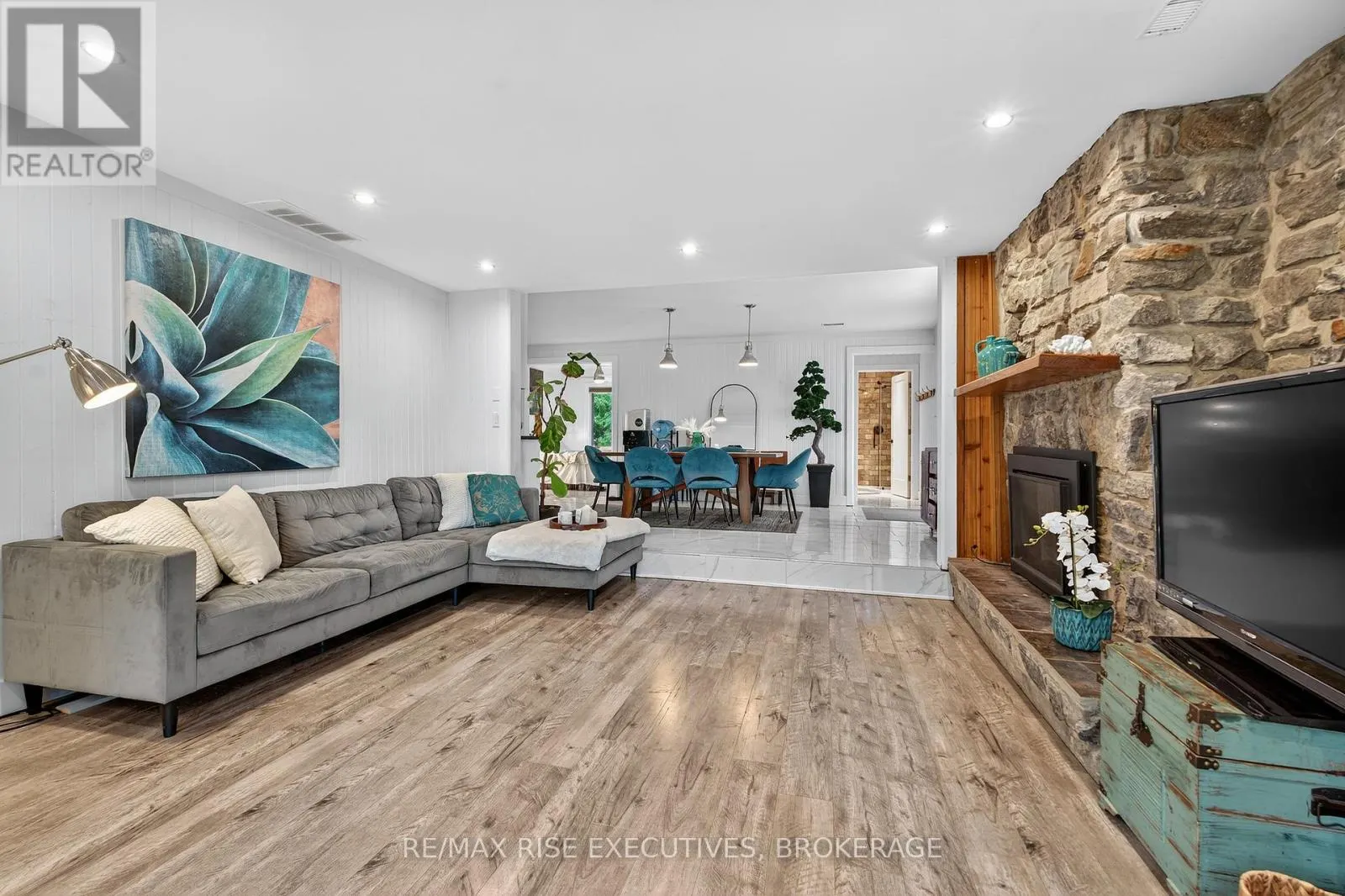 973 FOSTER BAY LANE