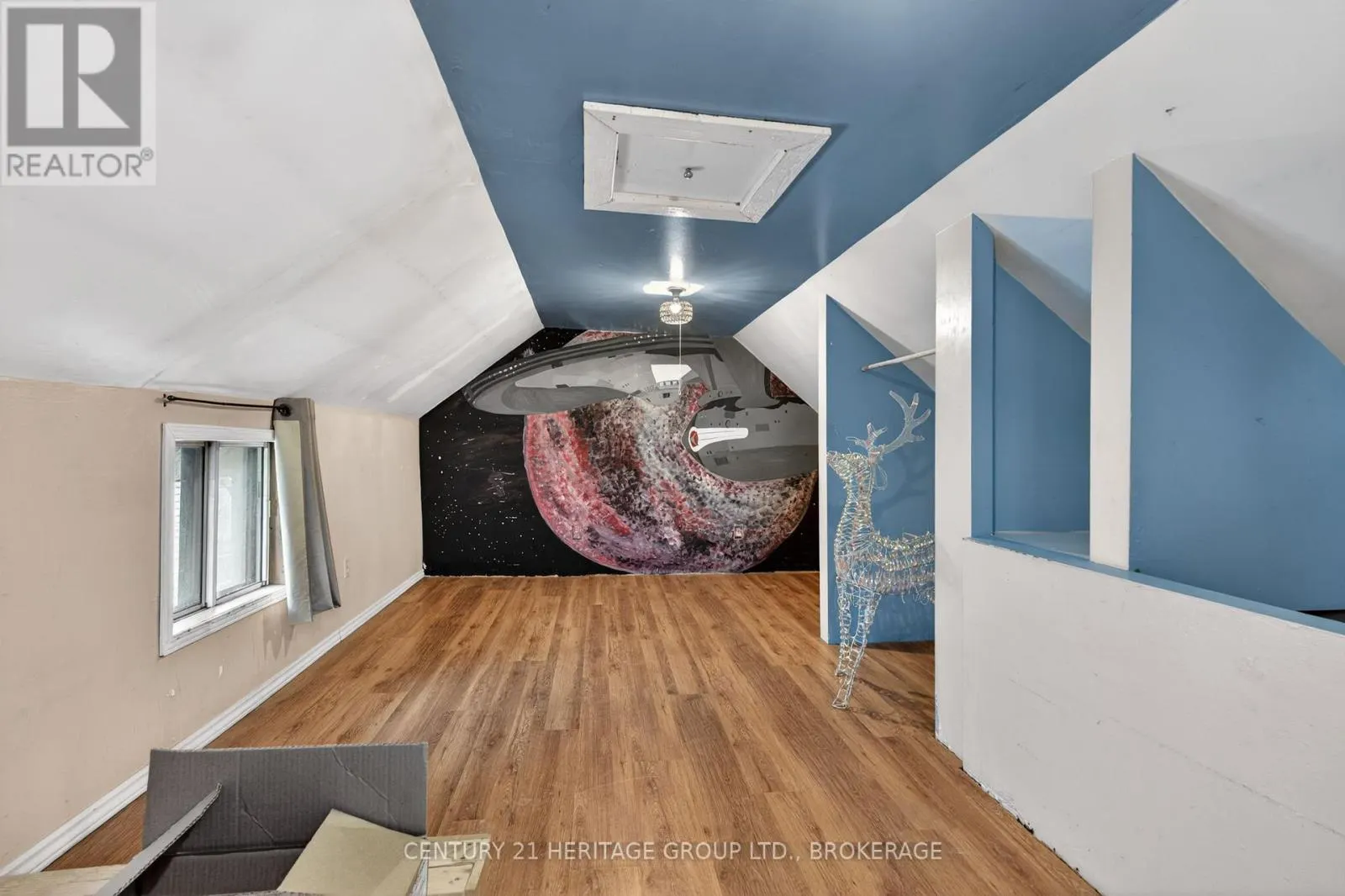 326 DUNDAS STREET