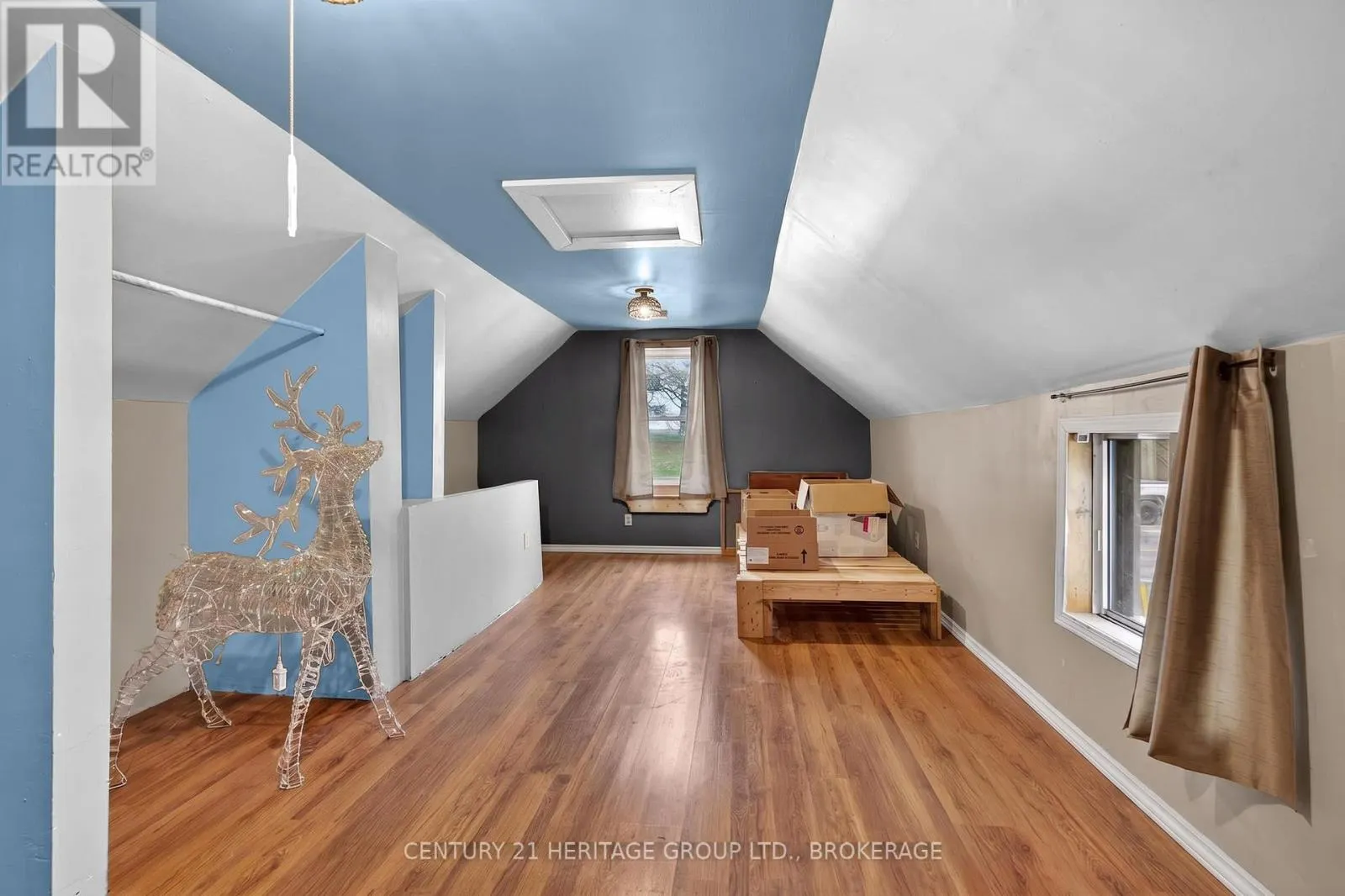 326 DUNDAS STREET