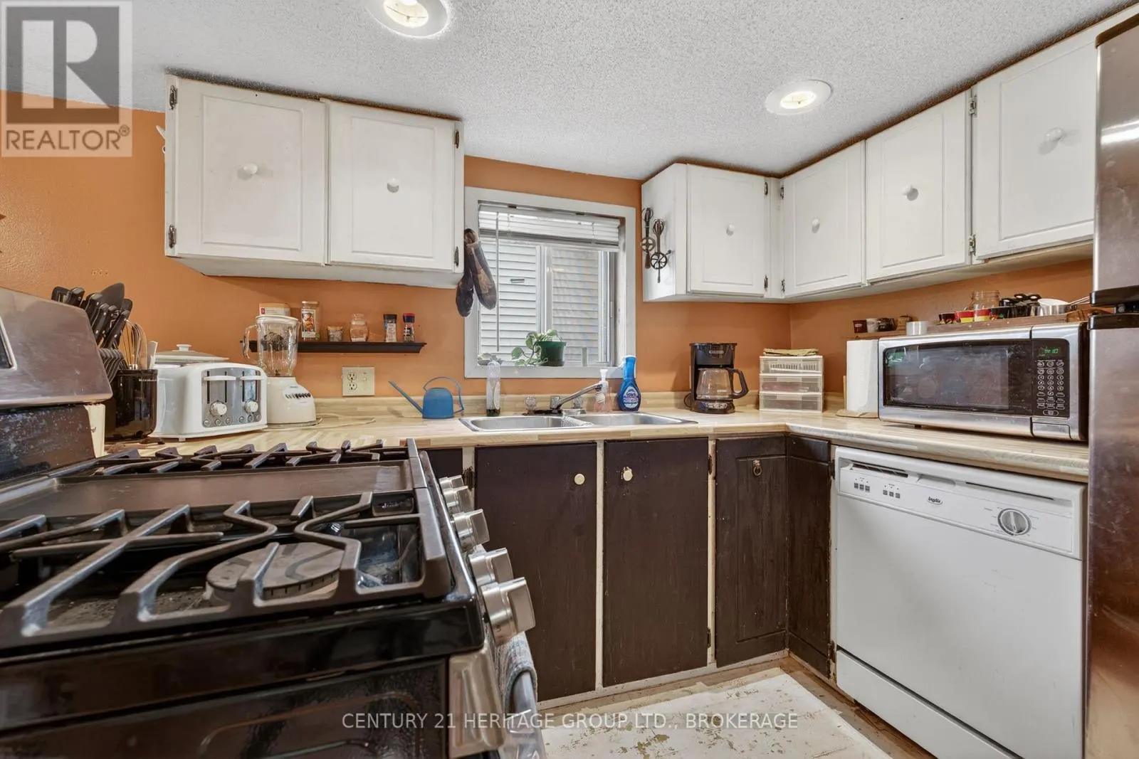 326 DUNDAS STREET