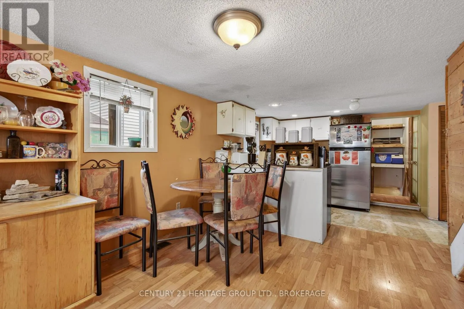326 DUNDAS STREET