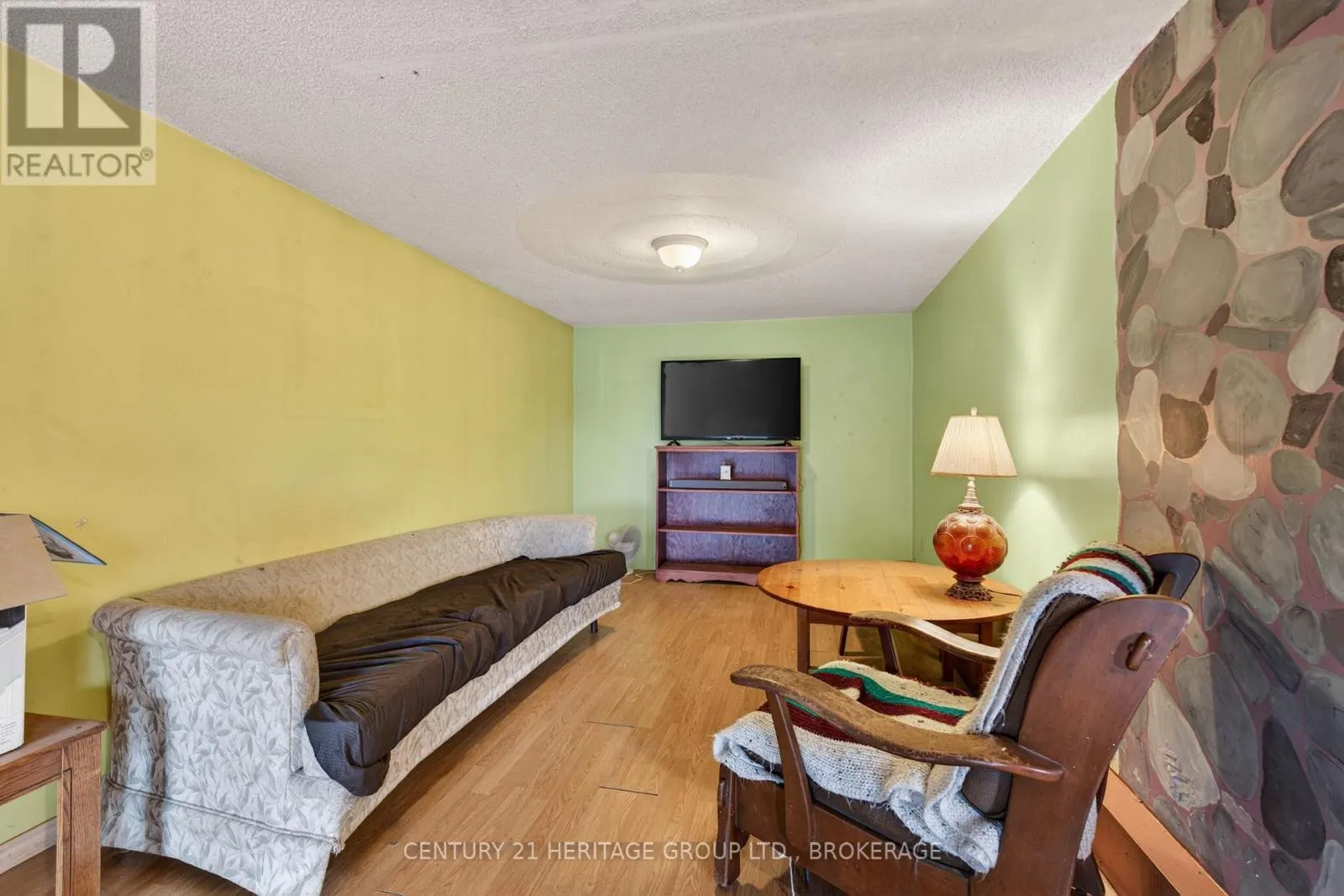 326 DUNDAS STREET