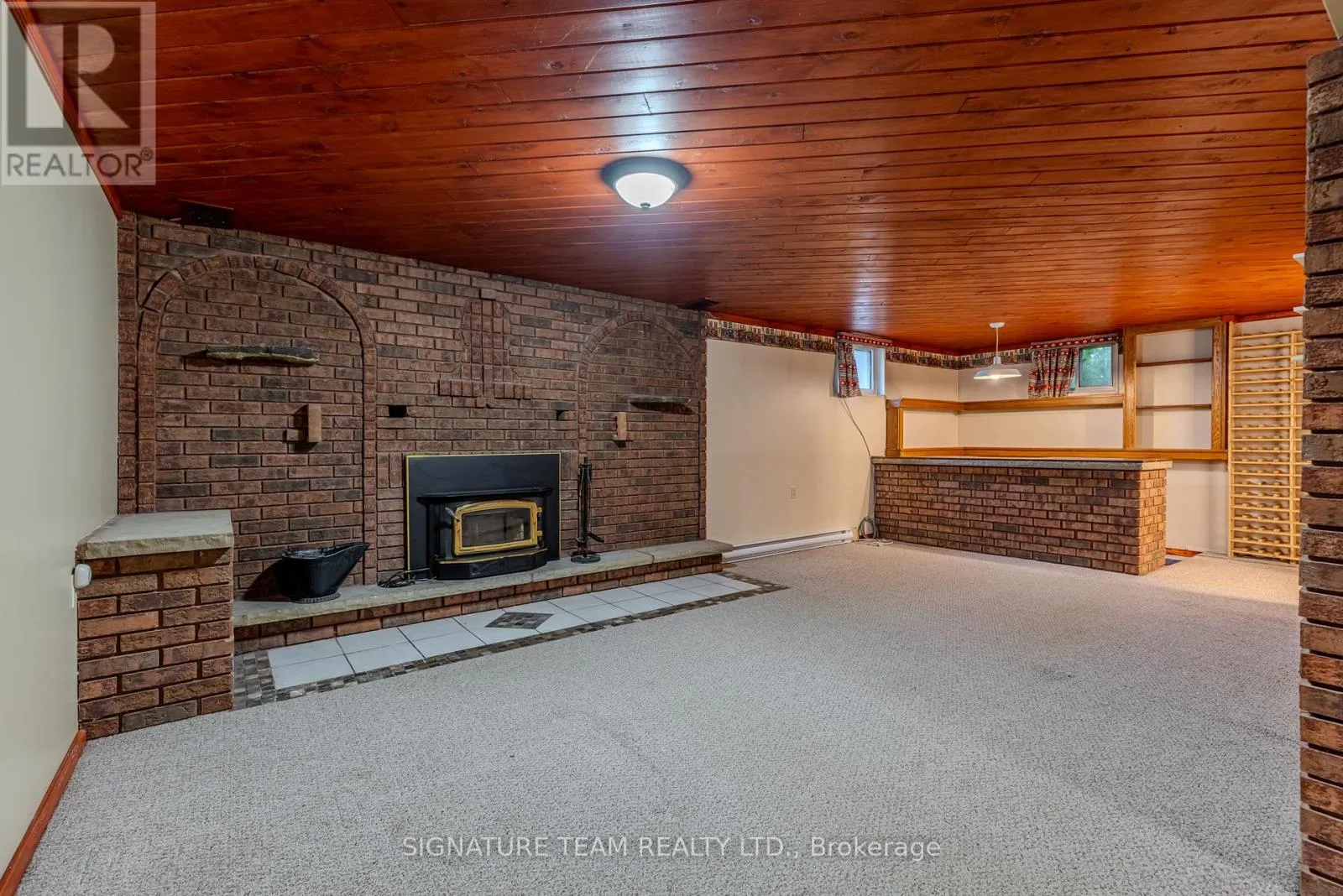 401 BROADVIEW DRIVE